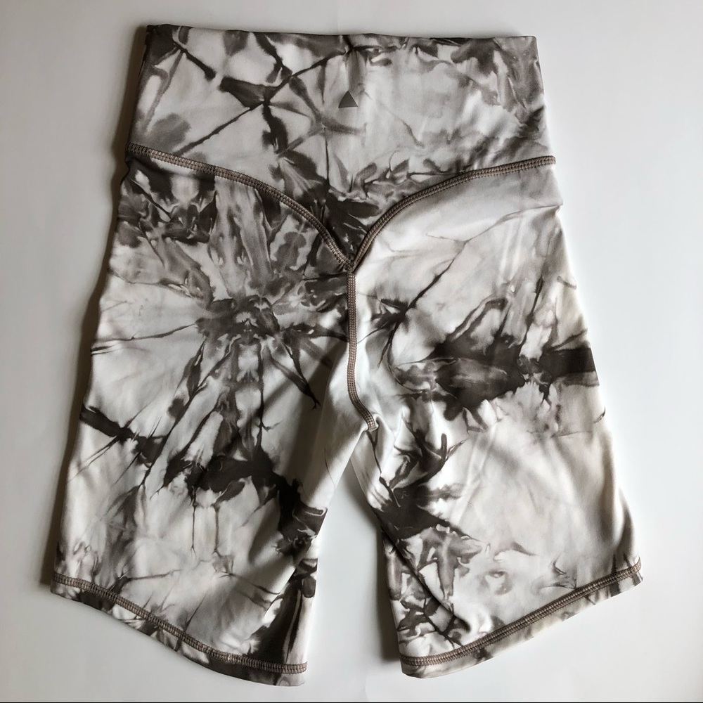 Balance Athletica OG Rider Shorts TIE DYE SEA SALT - Picture 2 of 3